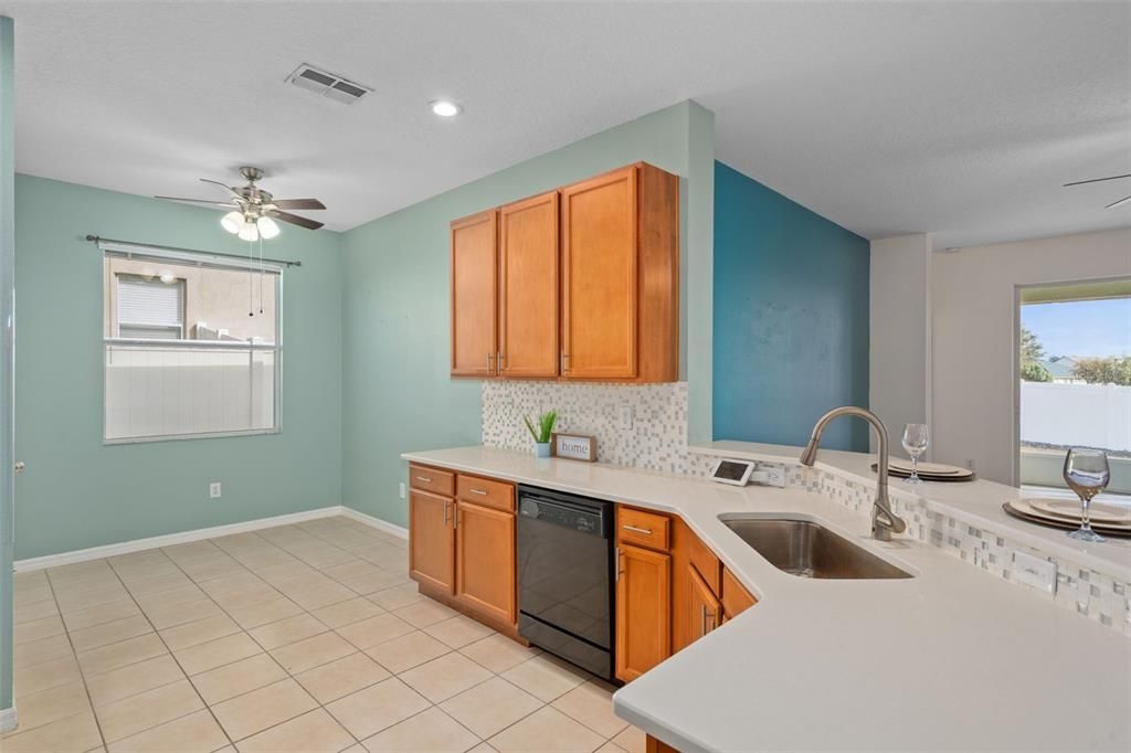 For Sale: $275,000 (3 beds, 2 baths, 1724 Square Feet)