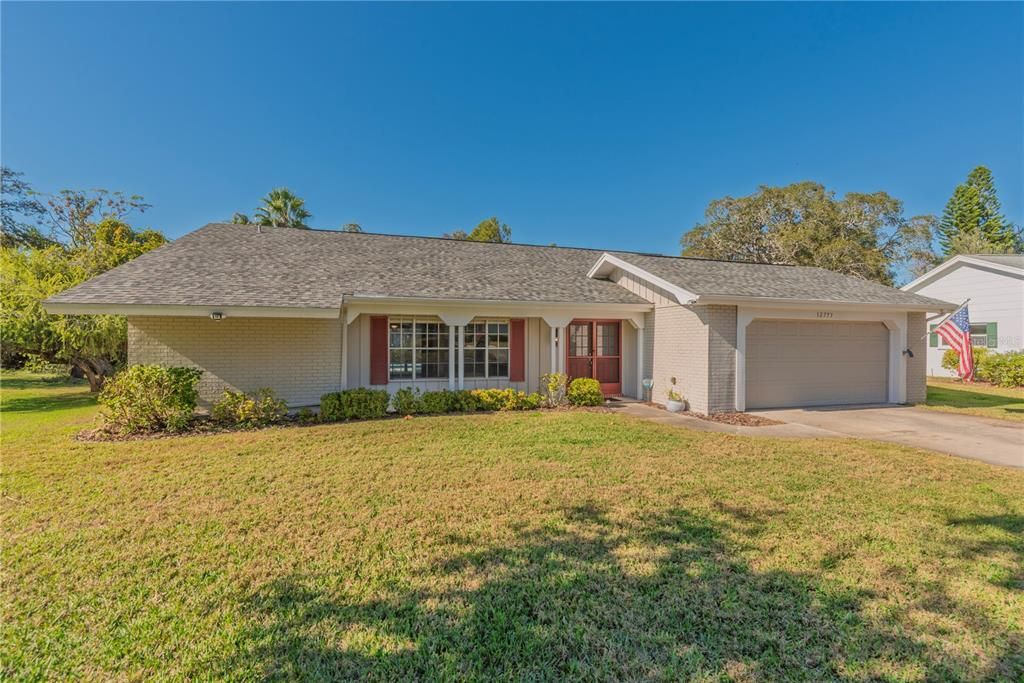 На продажу: $330,000 (4 спален, 3 ванн, 1983 Квадратных фут)