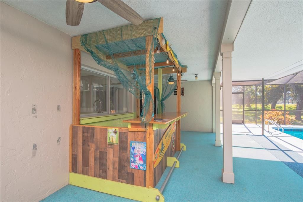 На продажу: $330,000 (4 спален, 3 ванн, 1983 Квадратных фут)