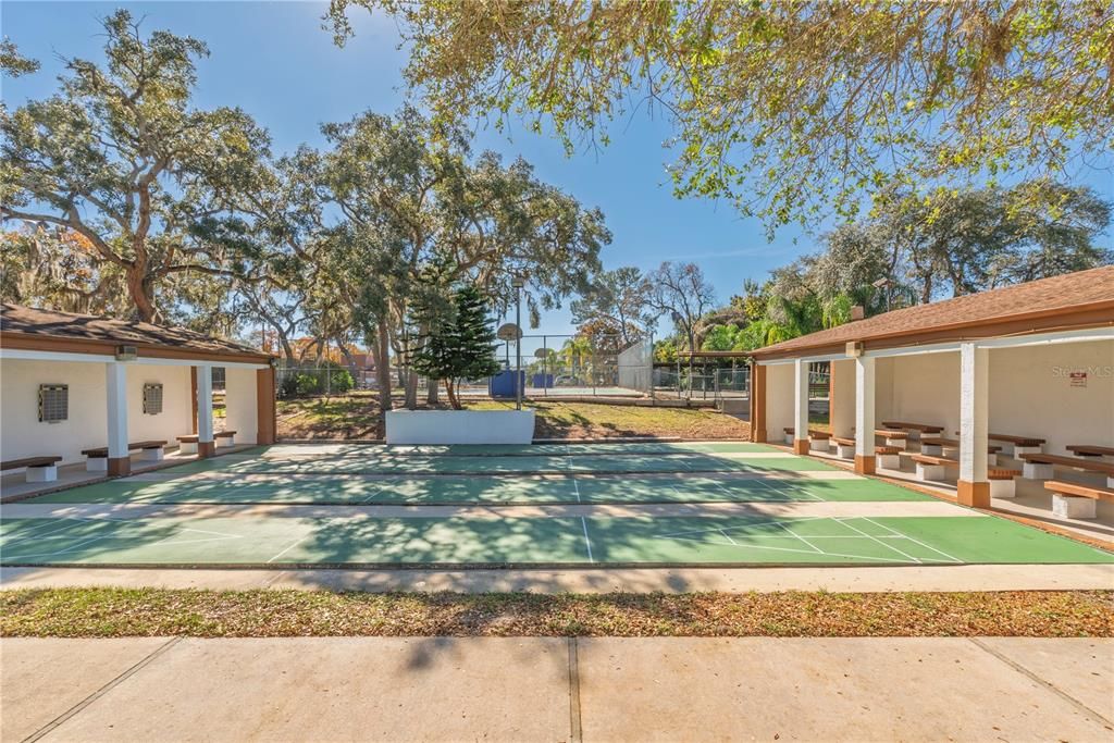 На продажу: $330,000 (4 спален, 3 ванн, 1983 Квадратных фут)