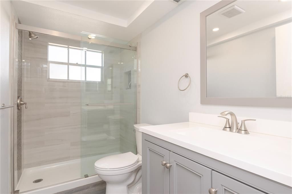 На продажу: $330,000 (4 спален, 3 ванн, 1983 Квадратных фут)