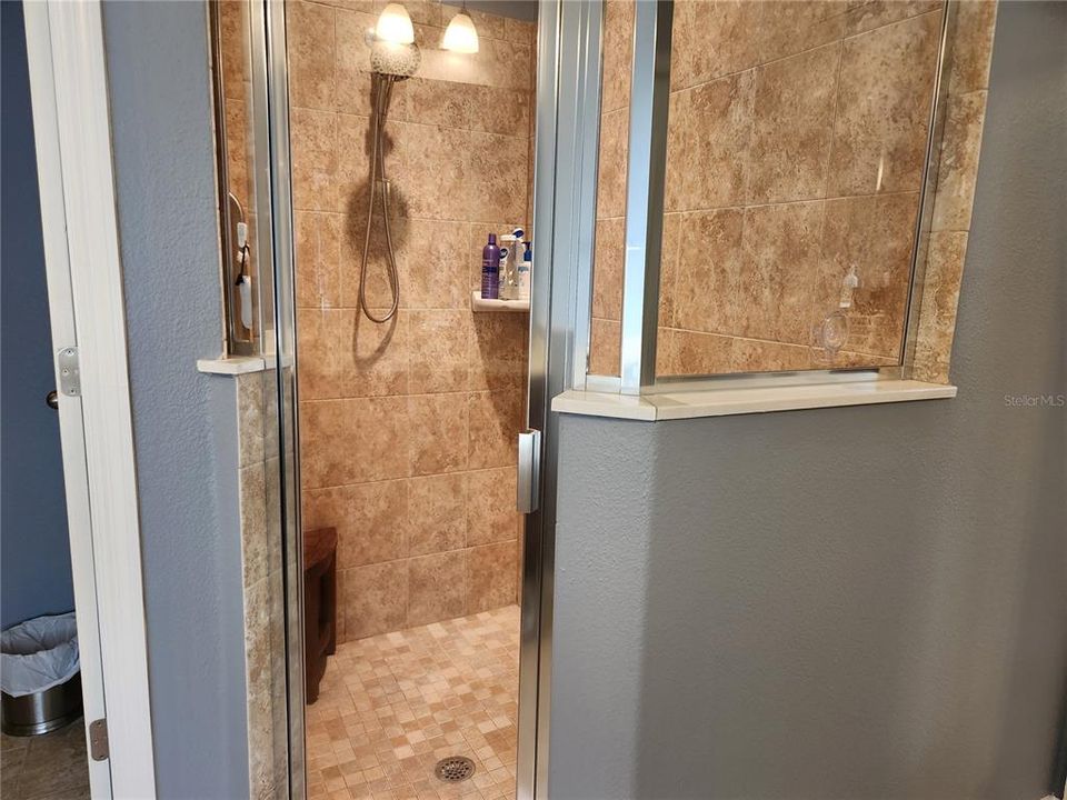 En Venta: $445,000 (4 camas, 3 baños, 2345 Pies cuadrados)