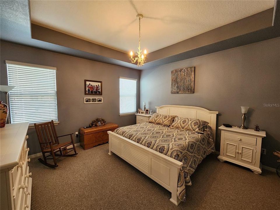 En Venta: $445,000 (4 camas, 3 baños, 2345 Pies cuadrados)