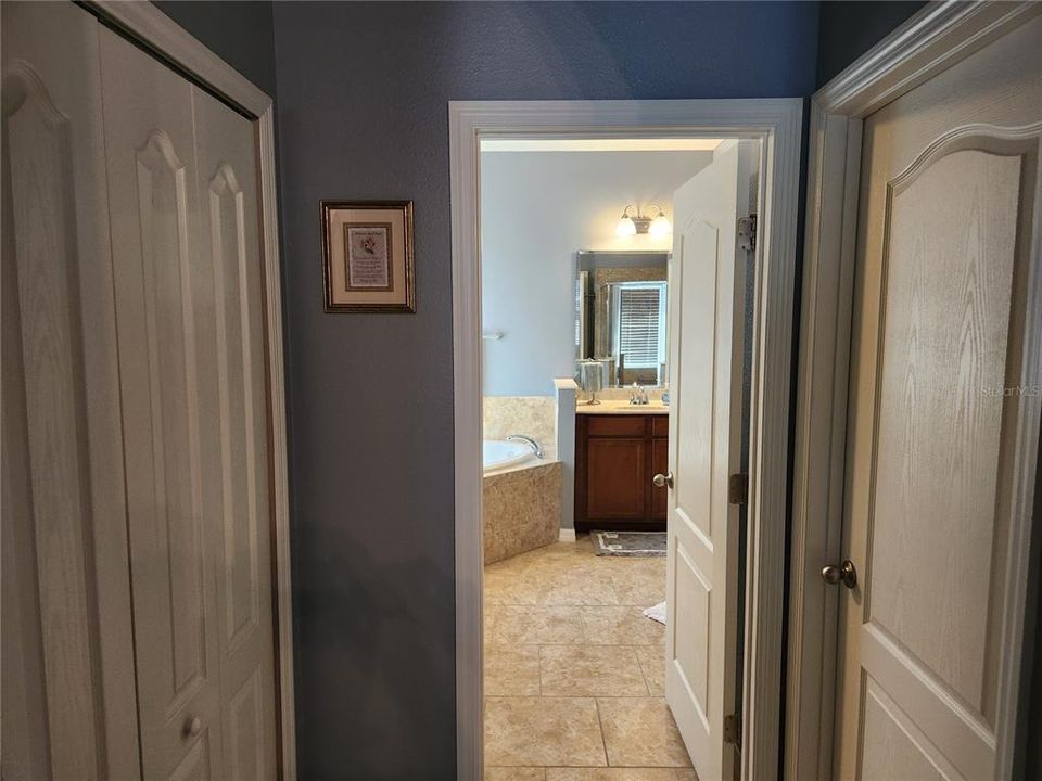 En Venta: $445,000 (4 camas, 3 baños, 2345 Pies cuadrados)