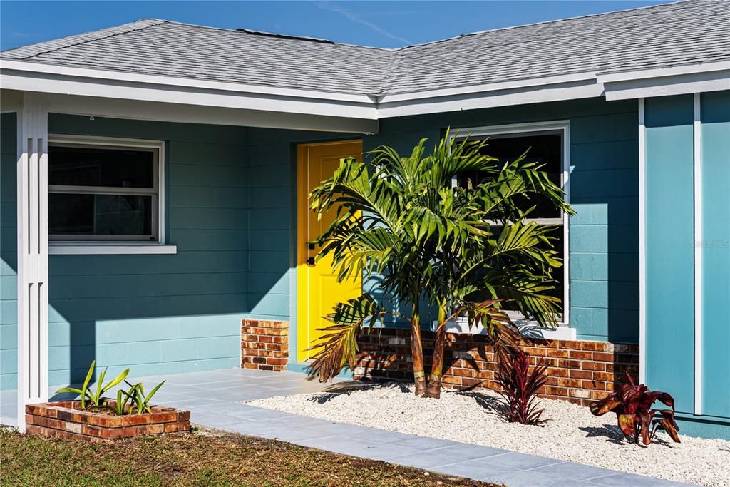 For Sale: $299,900 (2 beds, 2 baths, 1273 Square Feet)