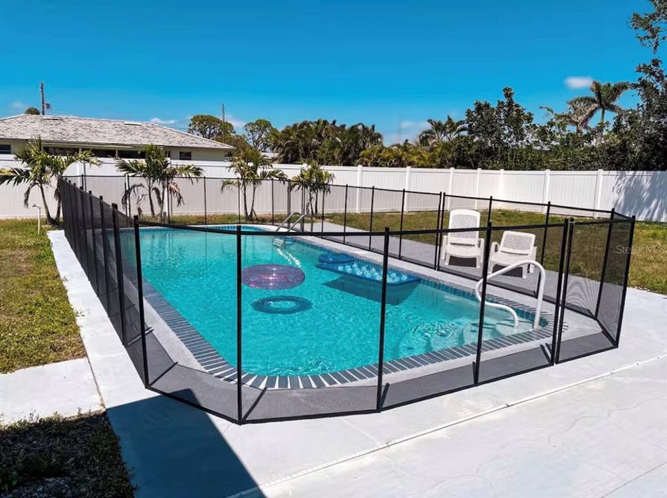 For Sale: $299,900 (2 beds, 2 baths, 1273 Square Feet)