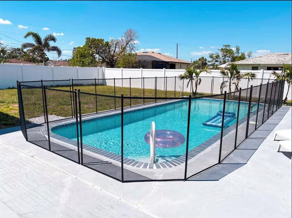 For Sale: $299,900 (2 beds, 2 baths, 1273 Square Feet)