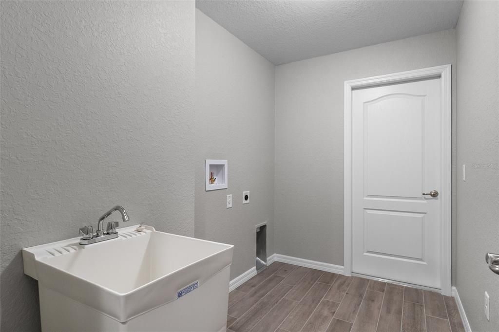 待售: $459,900 (4 贝兹, 3 浴室, 2355 平方英尺)