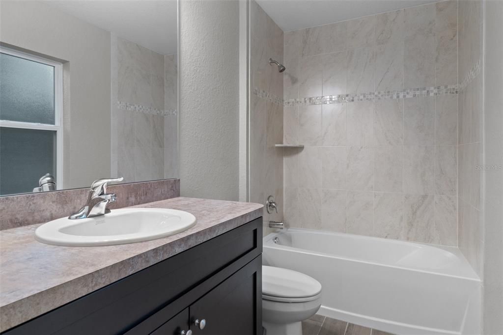 待售: $459,900 (4 贝兹, 3 浴室, 2355 平方英尺)