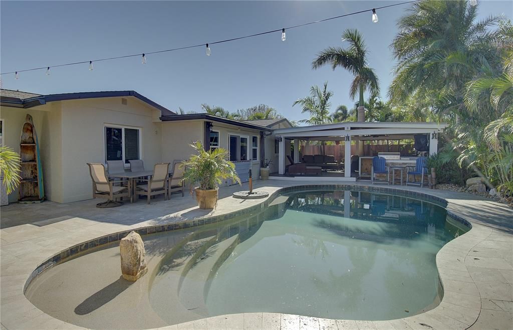 For Sale: $498,900 (3 beds, 2 baths, 1317 Square Feet)