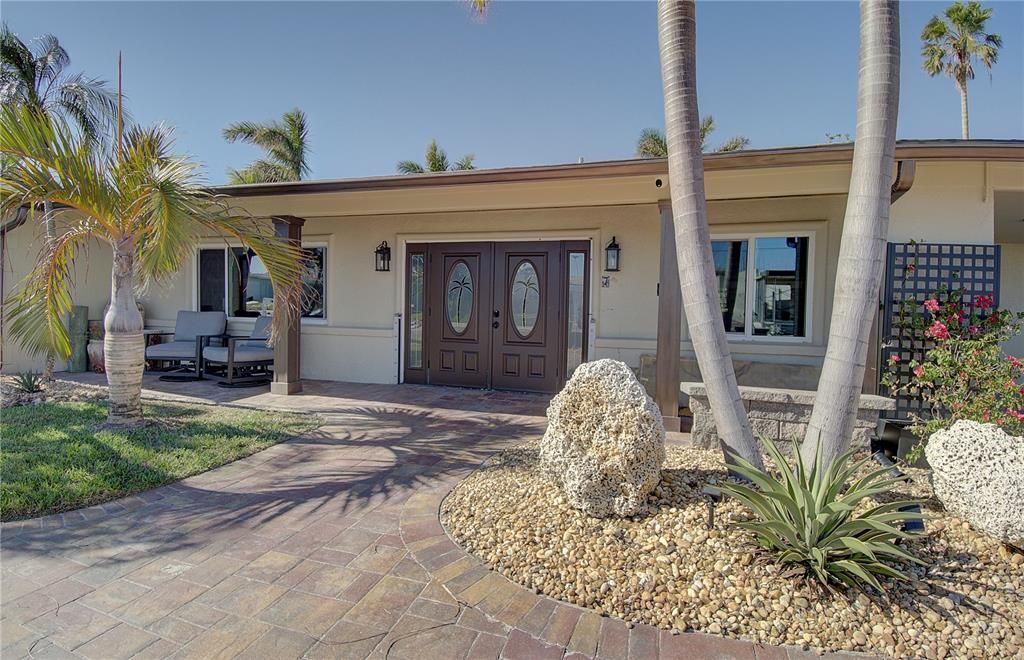 For Sale: $498,900 (3 beds, 2 baths, 1317 Square Feet)