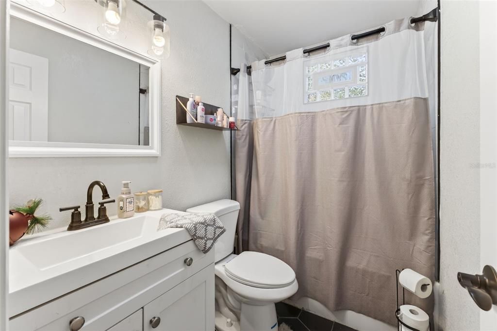 For Sale: $349,999 (4 beds, 2 baths, 1468 Square Feet)