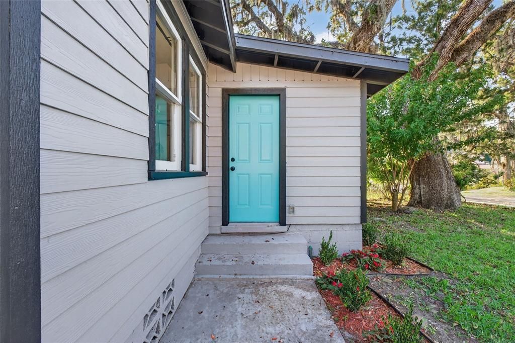 For Sale: $349,999 (4 beds, 2 baths, 1468 Square Feet)