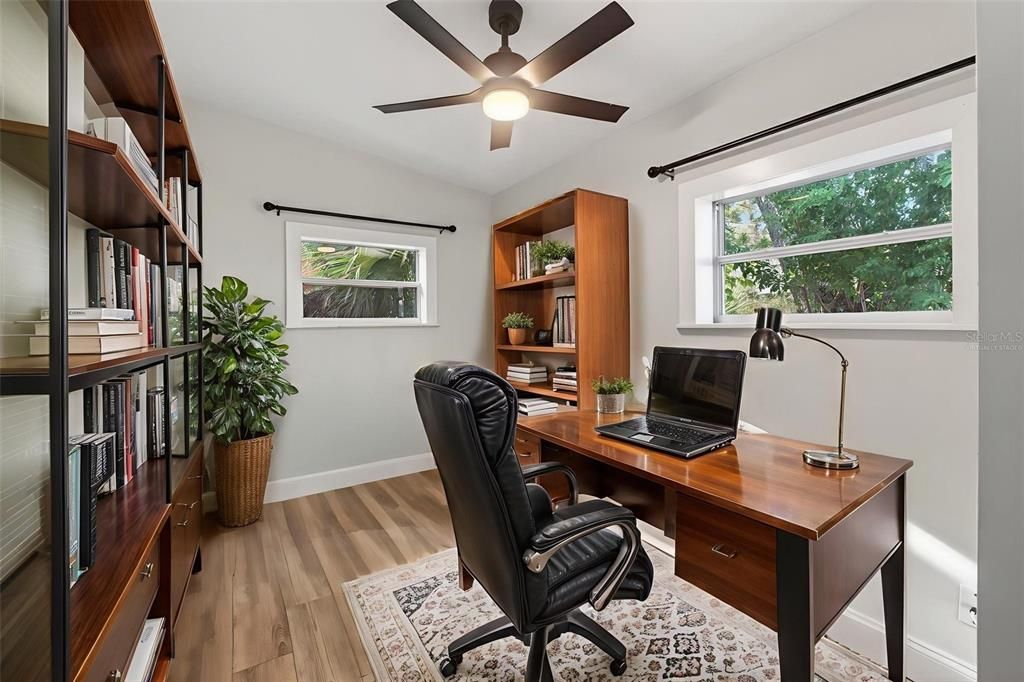 For Sale: $349,999 (4 beds, 2 baths, 1468 Square Feet)