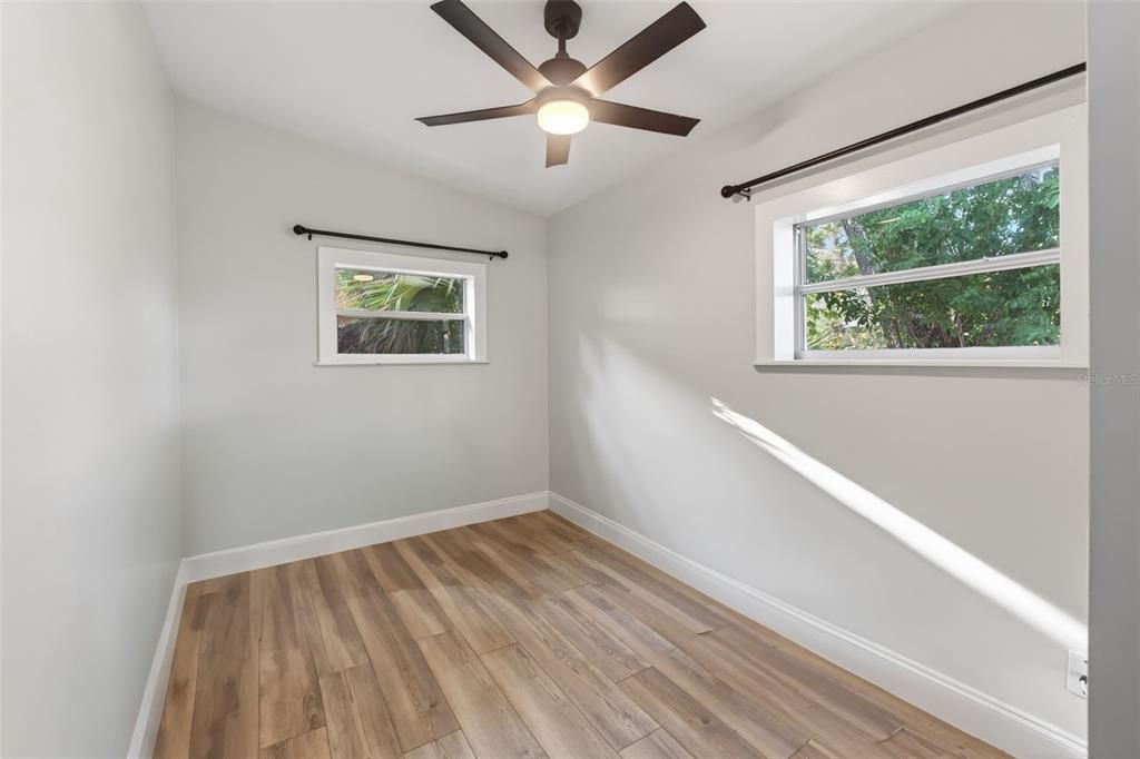 For Sale: $349,999 (4 beds, 2 baths, 1468 Square Feet)