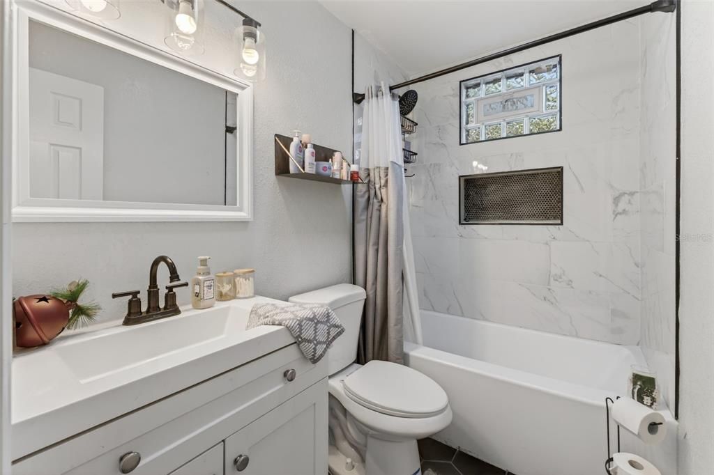 For Sale: $349,999 (4 beds, 2 baths, 1468 Square Feet)