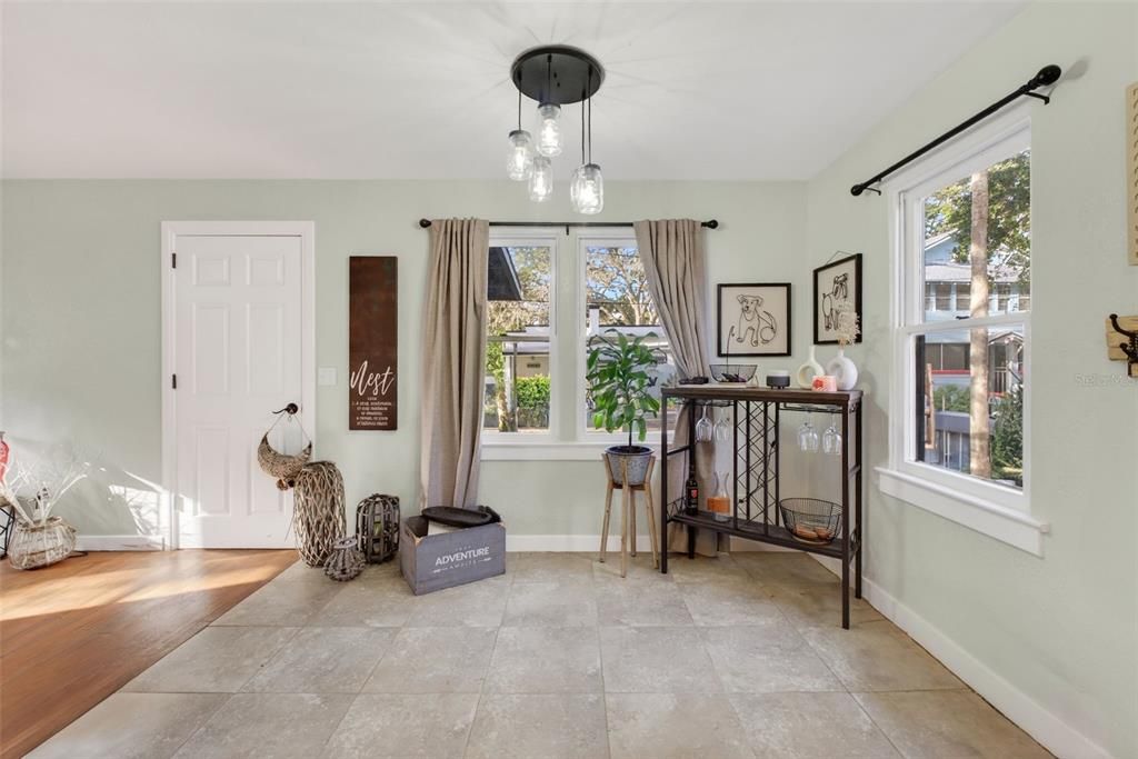 For Sale: $349,999 (4 beds, 2 baths, 1468 Square Feet)