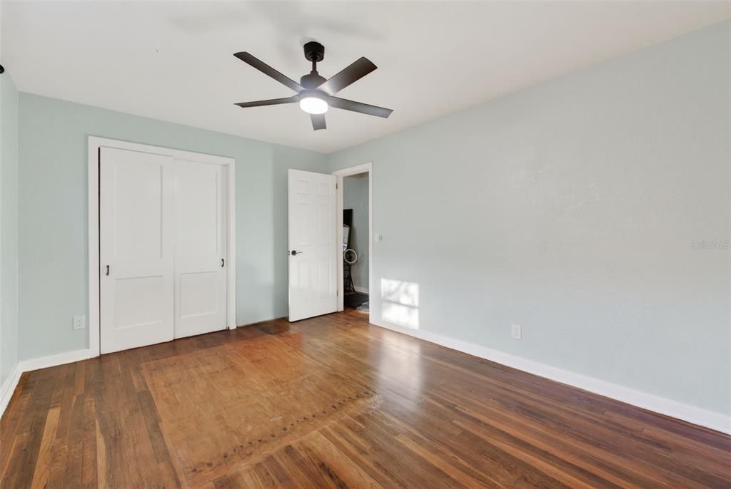 For Sale: $349,999 (4 beds, 2 baths, 1468 Square Feet)