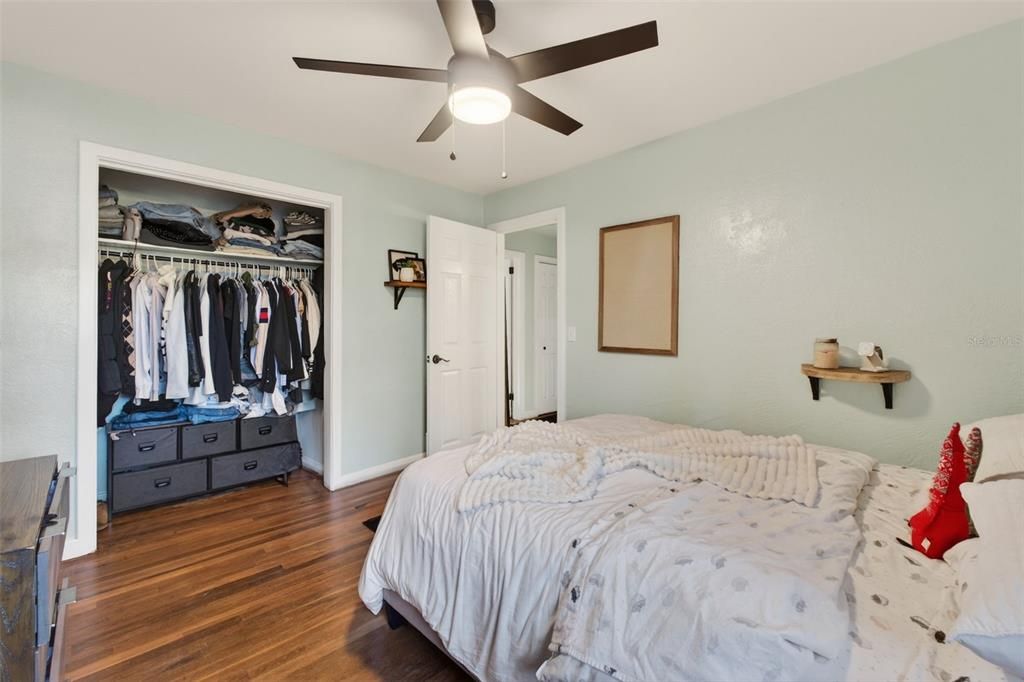 For Sale: $349,999 (4 beds, 2 baths, 1468 Square Feet)