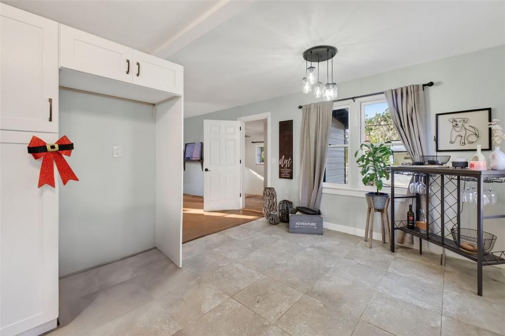 For Sale: $349,999 (4 beds, 2 baths, 1468 Square Feet)