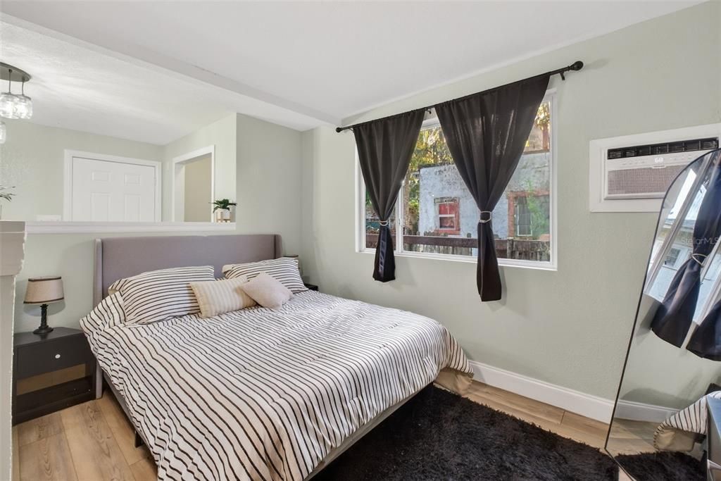 For Sale: $349,999 (4 beds, 2 baths, 1468 Square Feet)