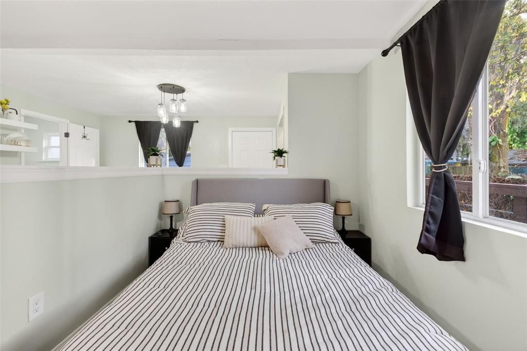 For Sale: $349,999 (4 beds, 2 baths, 1468 Square Feet)