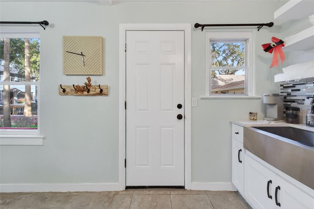 For Sale: $349,999 (4 beds, 2 baths, 1468 Square Feet)