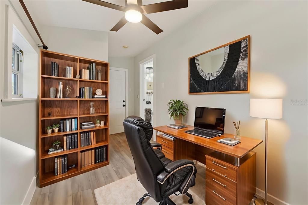 For Sale: $349,999 (4 beds, 2 baths, 1468 Square Feet)