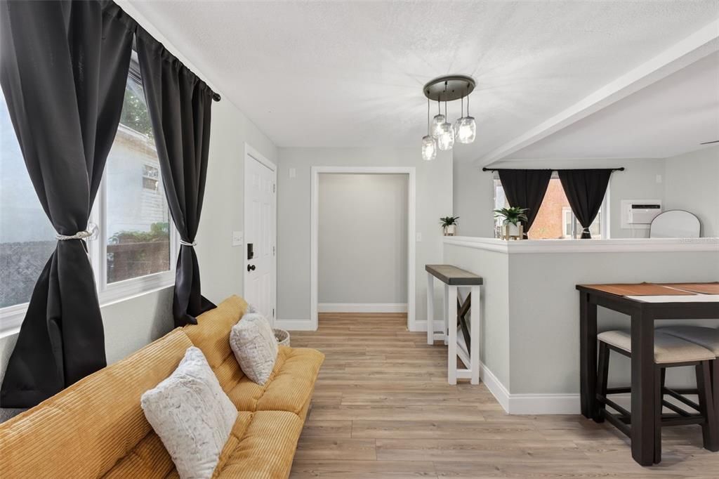 For Sale: $349,999 (4 beds, 2 baths, 1468 Square Feet)