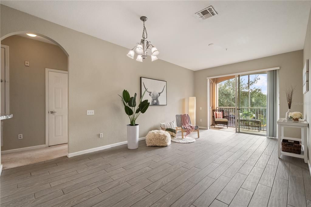 На продажу: $200,000 (2 спален, 2 ванн, 1112 Квадратных фут)