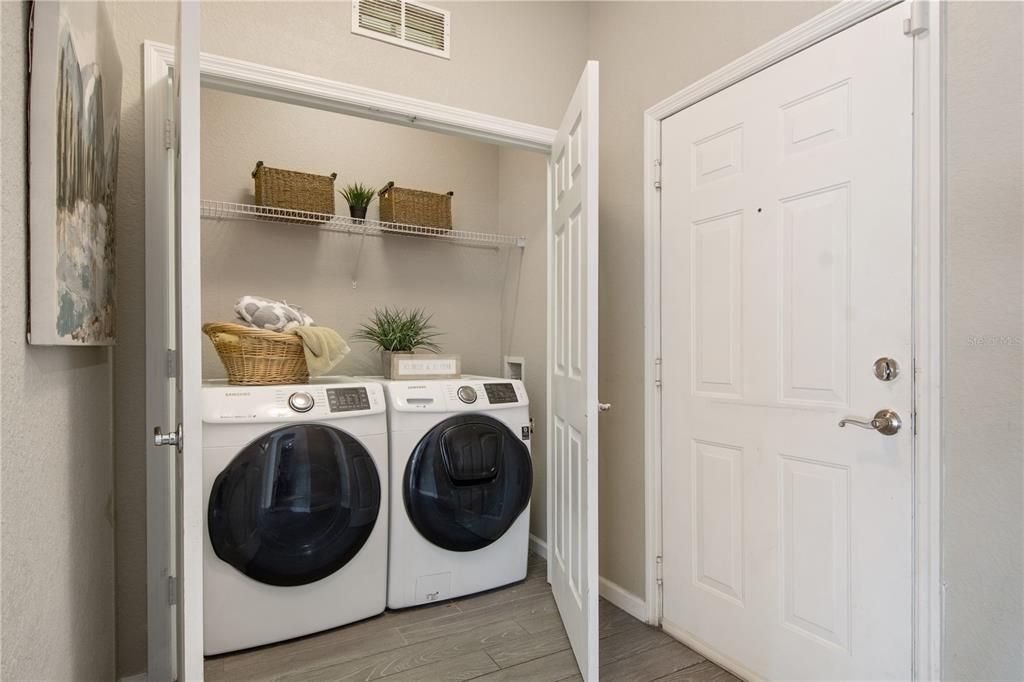 На продажу: $200,000 (2 спален, 2 ванн, 1112 Квадратных фут)