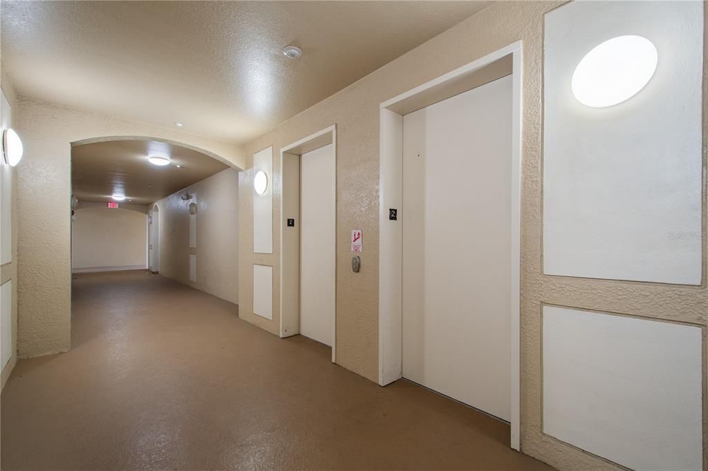 На продажу: $200,000 (2 спален, 2 ванн, 1112 Квадратных фут)