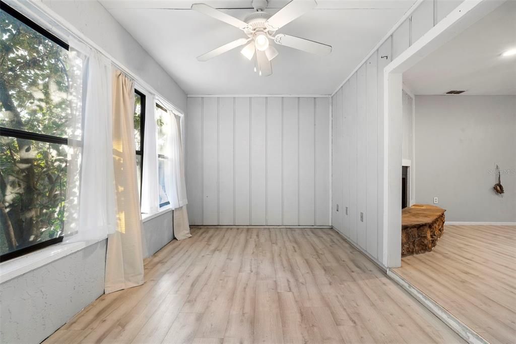 For Sale: $339,000 (3 beds, 2 baths, 1594 Square Feet)