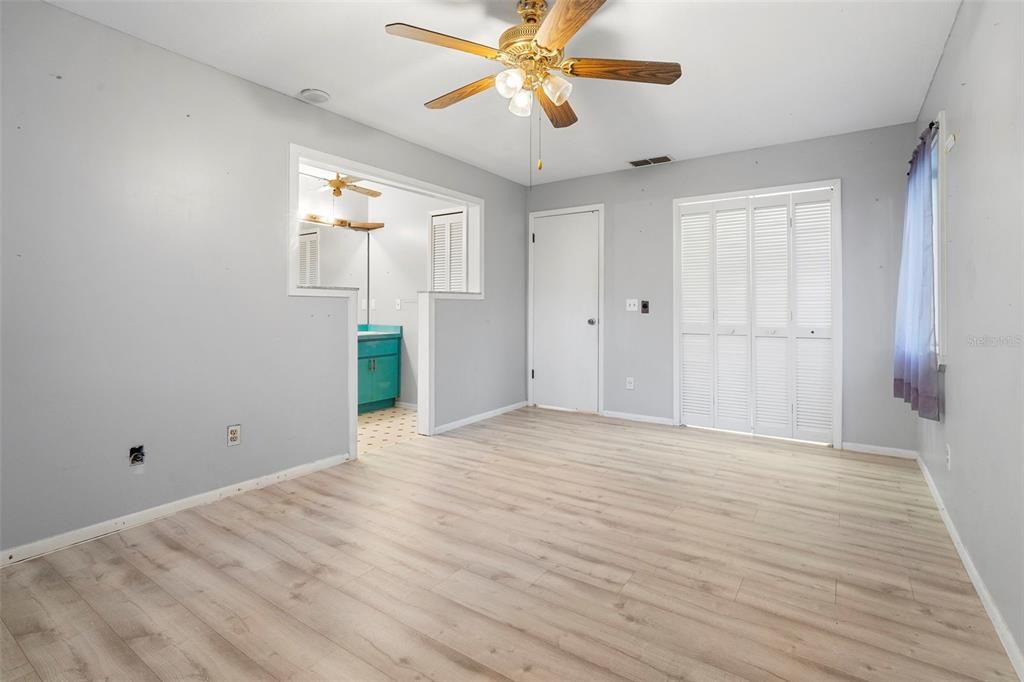 For Sale: $339,000 (3 beds, 2 baths, 1594 Square Feet)