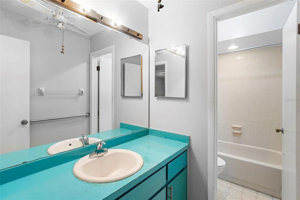 For Sale: $339,000 (3 beds, 2 baths, 1594 Square Feet)