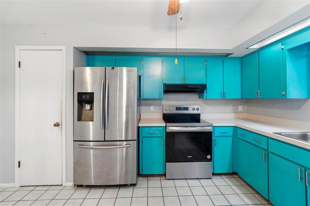 For Sale: $339,000 (3 beds, 2 baths, 1594 Square Feet)