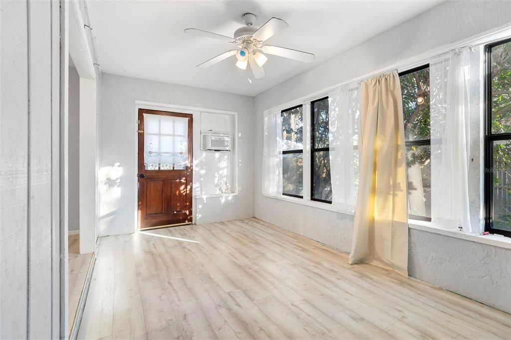 For Sale: $339,000 (3 beds, 2 baths, 1594 Square Feet)