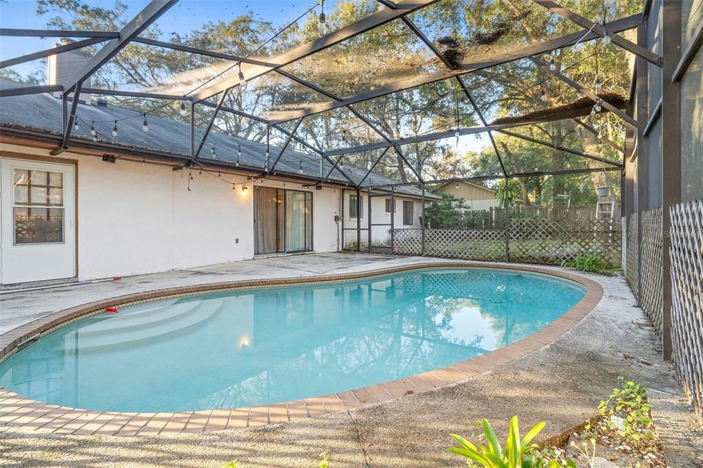 For Sale: $339,000 (3 beds, 2 baths, 1594 Square Feet)