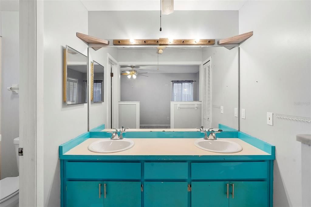 For Sale: $339,000 (3 beds, 2 baths, 1594 Square Feet)