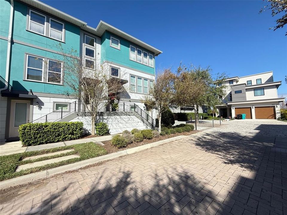 En Venta: $649,900 (4 camas, 3 baños, 2239 Pies cuadrados)