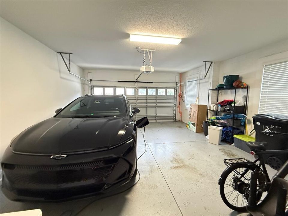 En Venta: $649,900 (4 camas, 3 baños, 2239 Pies cuadrados)