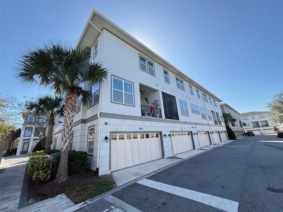 En Venta: $649,900 (4 camas, 3 baños, 2239 Pies cuadrados)