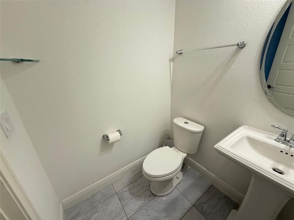 En Venta: $649,900 (4 camas, 3 baños, 2239 Pies cuadrados)