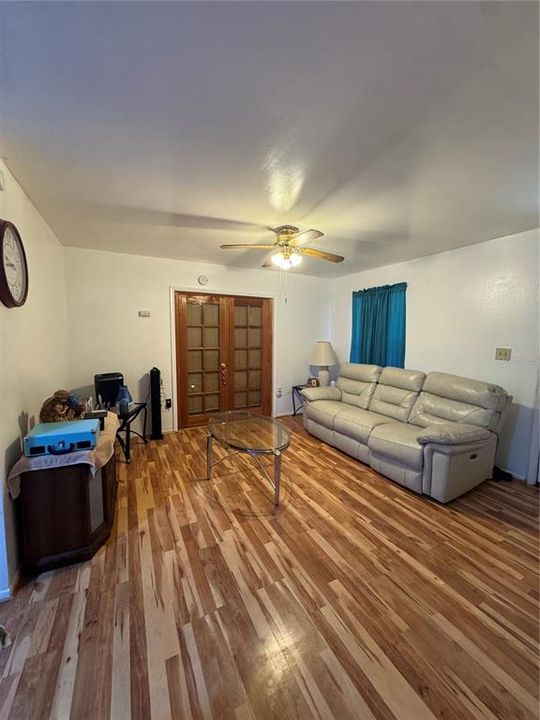 En Venta: $265,000 (3 camas, 1 baños, 1350 Pies cuadrados)