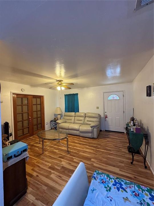 En Venta: $265,000 (3 camas, 1 baños, 1350 Pies cuadrados)