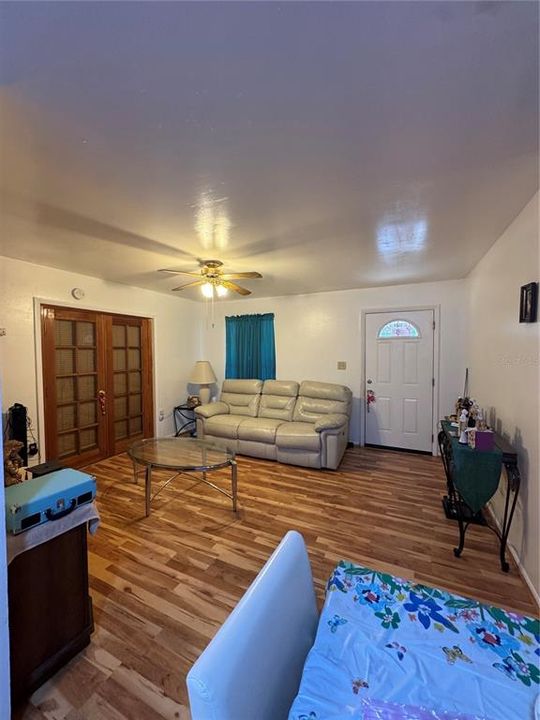 En Venta: $265,000 (3 camas, 1 baños, 1350 Pies cuadrados)