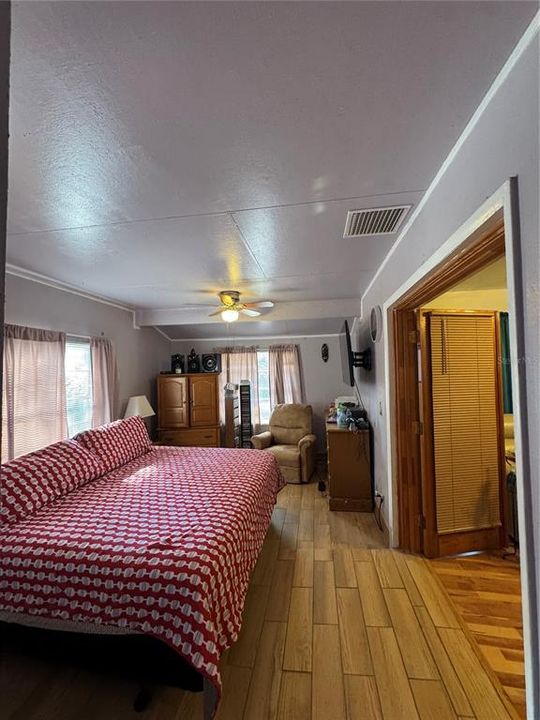 En Venta: $265,000 (3 camas, 1 baños, 1350 Pies cuadrados)