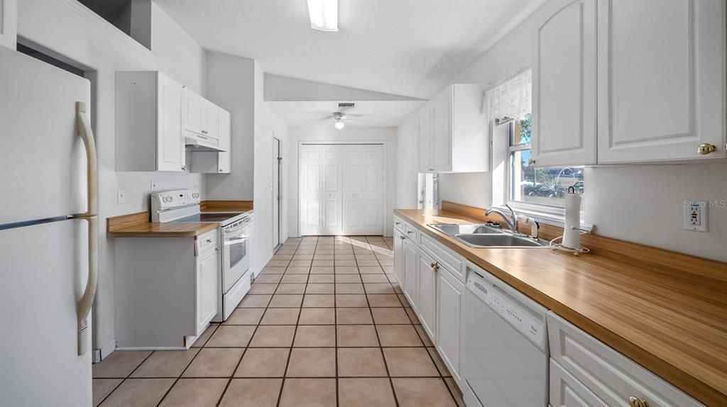 En Venta: $328,000 (3 camas, 2 baños, 1425 Pies cuadrados)