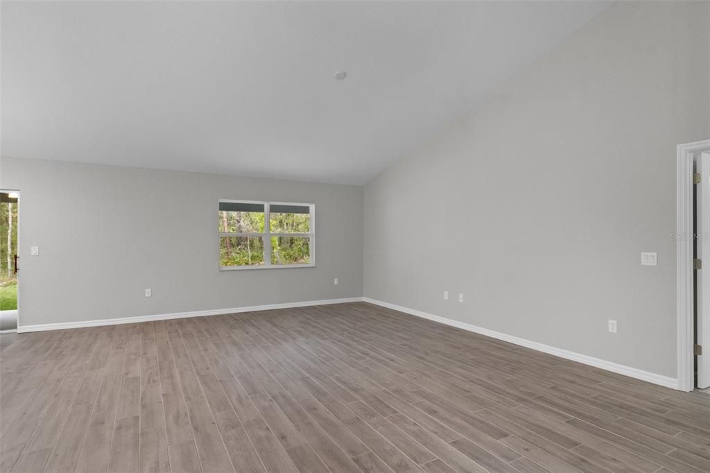 En Venta: $359,900 (4 camas, 3 baños, 2355 Pies cuadrados)