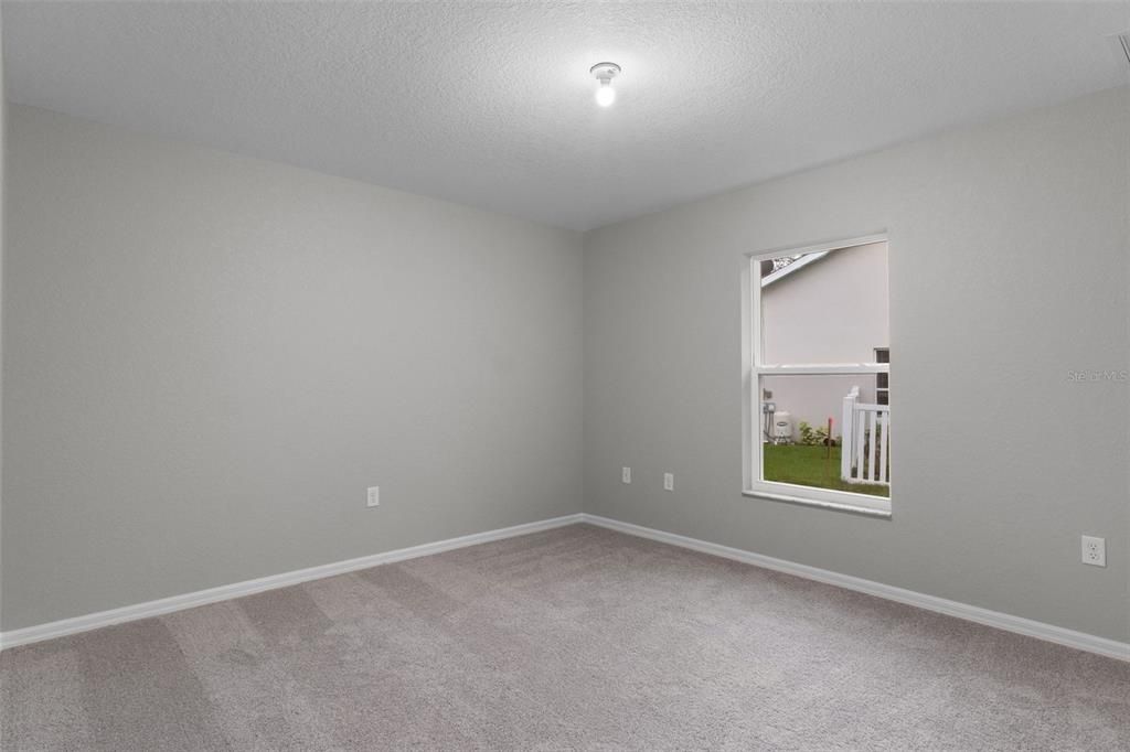 En Venta: $359,900 (4 camas, 3 baños, 2355 Pies cuadrados)